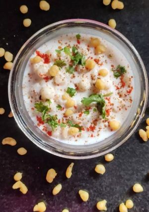 बूंदी का रायता(boondi ka raita recipe in hindi) रेसिपी मुख्य फोटो