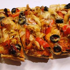 A picture of Baguette Pizza.