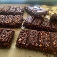 A picture of Praliné al Chocolate (Spanish Chocolate Almond Pralines) 😍.