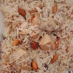 A picture of Chicken pulao.