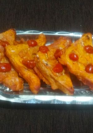ब्रेड पकोडा (bread pakoda recipe in marathi) रेसिपी चे मुख्य फोटो 