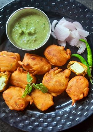 A picture of Paneer pakoda.