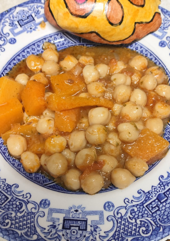 Una foto de Garbanzos con calabaza en olla a presión
