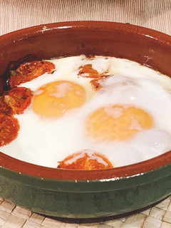 Una foto de Cherrys con huevos al horno