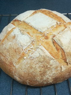 Una foto de Hogaza de pan casero🍞🥖