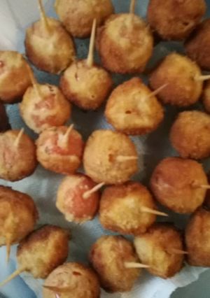 Töltött, rántott koktél paradicsom recept fotója