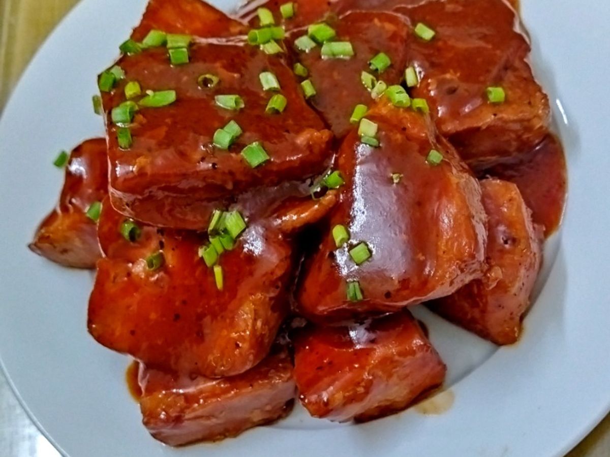 Cá ngừ áp chảo sốt chua ngọt