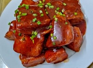 Hình của món Cá ngừ áp chảo sốt chua ngọt.