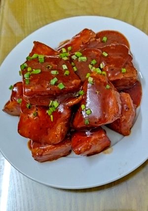 Hình của món Cá ngừ áp chảo sốt chua ngọt.