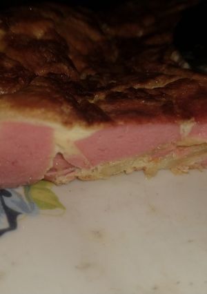 Una foto de Tortilla de papa con salchichas