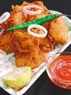 सूजी के पकौड़े (Suji ke pakode recipe in hindi) रेसिपी मुख्य फोटो