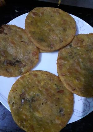A picture of Aloo pori.