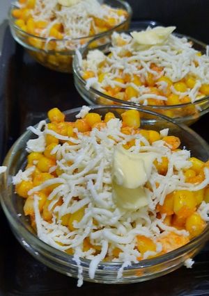 ચીઝ બટર મસાલા કોર્ન (Cheese Butter Masala Corn Recipe In Gujarati) રેસીપી મુખ્ય ફોટો