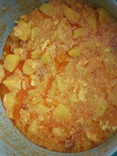 Una foto de Patatas a la riojana con huevos cuajados🍽