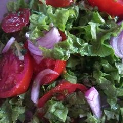 Healthy lettuce salad A picture of Healthy lettuce salad.