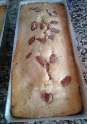 Una foto de Budín con almendra