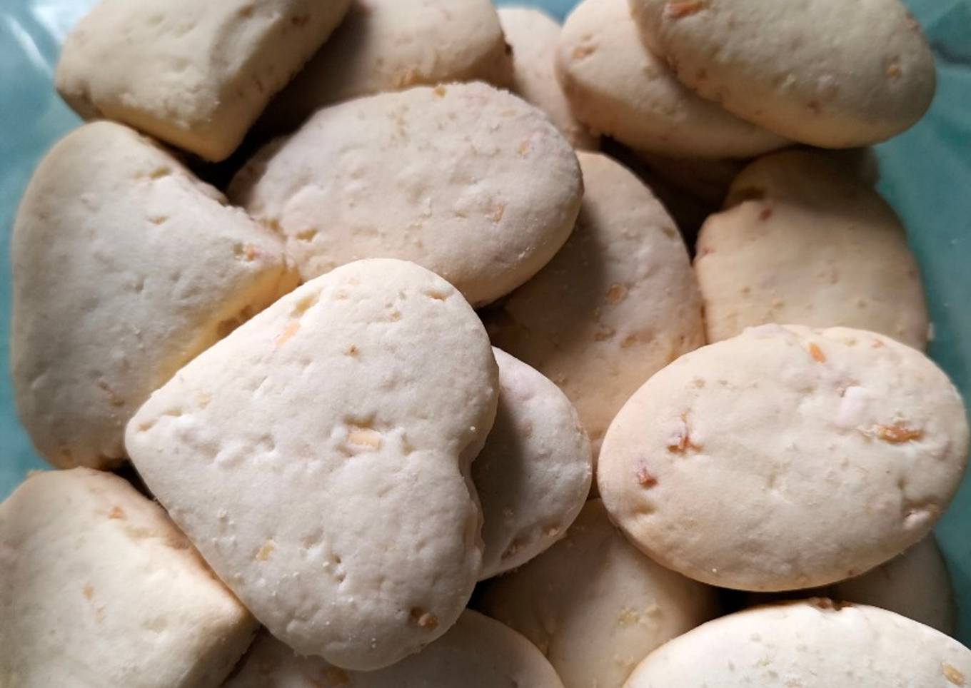 13. Kue bangkit keju