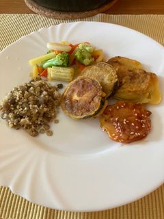 Csirkecombfilé és cukkini gluténmentes tempura bundában recept fotója