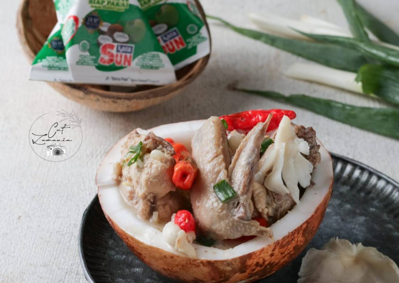 Tom kha gai (Thai coconut chicken soup)