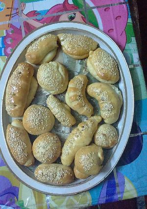 صورة لوصفة معجنات بالجبنة او اللحمه المفرومه او الزيتون