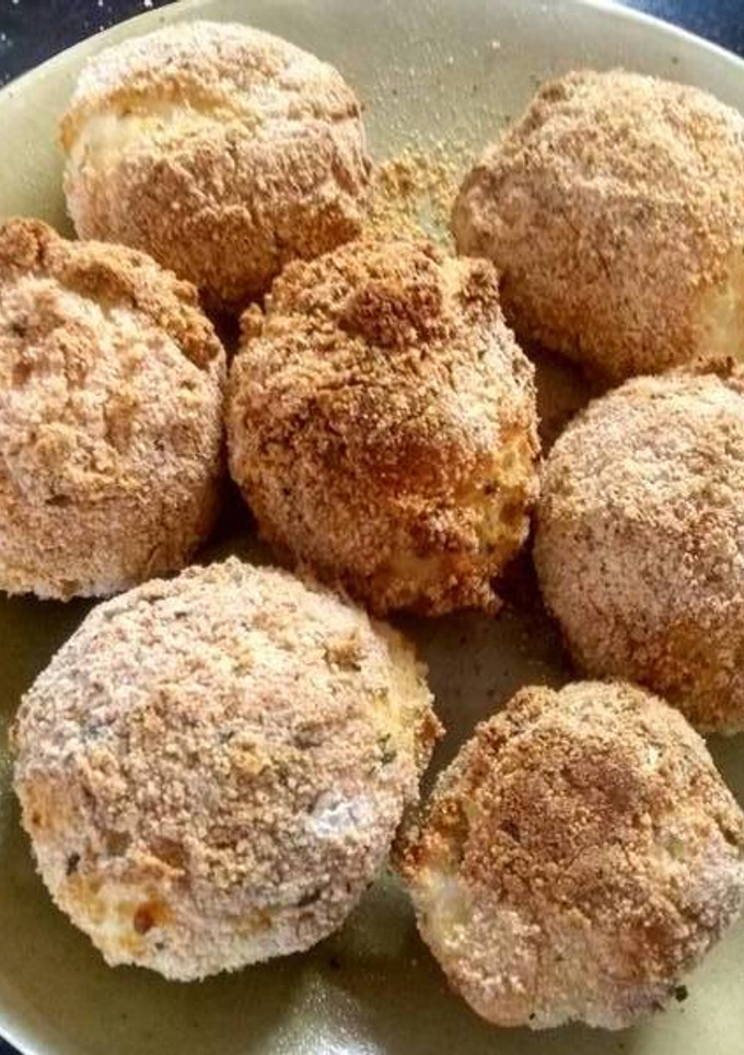 Una foto de Croquetas de arroz y queso