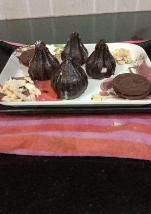 A picture of Chocolate Modak 😋😋😋😋.