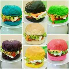 A picture of Burger pelangi untuk jualan.