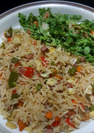 A picture of Garlic veggie fried rice❤.