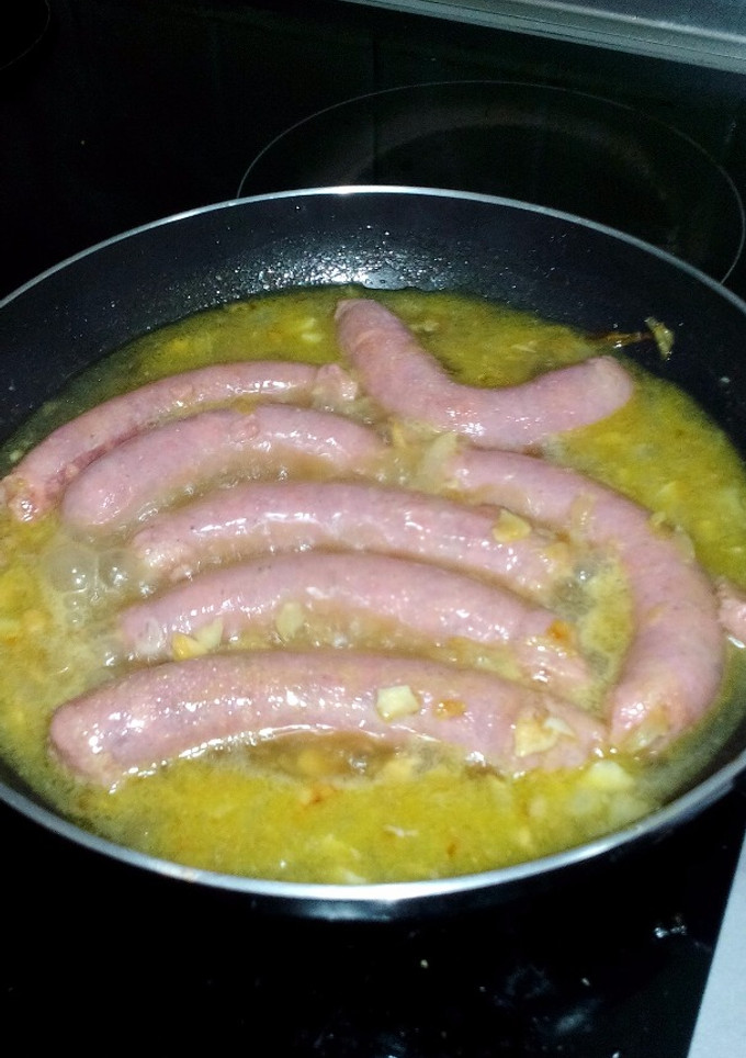 Una foto de Salchichas de carne al vino