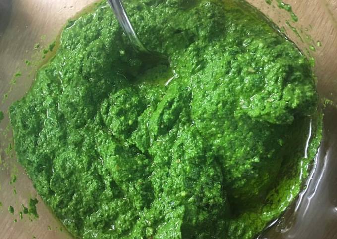 Spinach and Basil Pesto