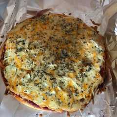 Una foto de Pizza de queso para el #Diadelapizza
