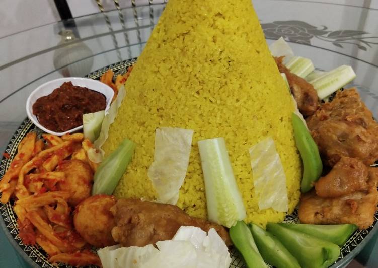 makanan Nasi Kuning Tumpeng Jadi, Lezat