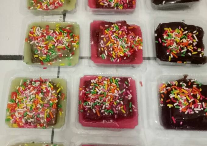 Bagaimana Menyiapkan Brownies lumer ekonomis tanpa mixer untuk jualan yang Lezat