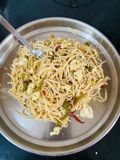हक्का नूडल्स(Hakka noodles recipe in Hindi) रेसिपी मुख्य फोटो