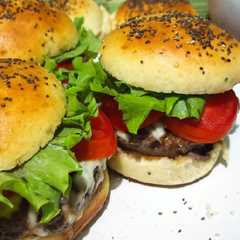 A picture of Hamburguesas Caseras con pan casero 🇨🇱.