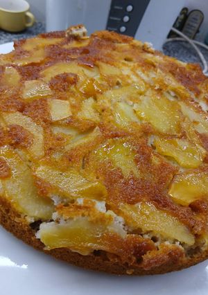 Una foto de TARTA DE MANZANAS CON NUECES! RIQUÍSIMA Y Fácil! 🩵🤍💛🤍🩵