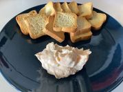 Una foto de mousse de salmon