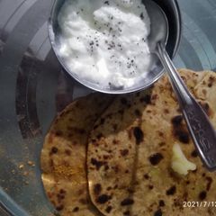 A picture of Aloo paratha.