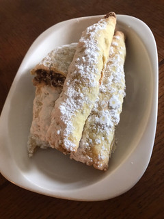 A picture of Auntie Mary's Cookies.