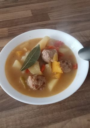 Una foto de Guiso de albóndigas con calabaza