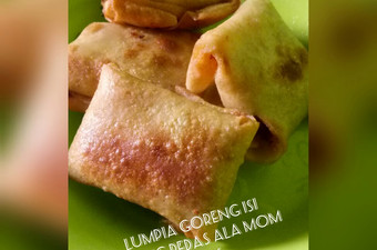 Langkah Mudah untuk Menyiapkan Lumpia goreng isi rebung pedas Untuk Pemula