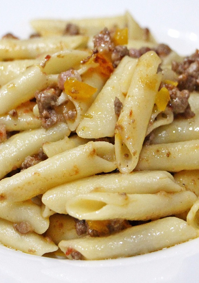 Una foto de Macarrones frítos