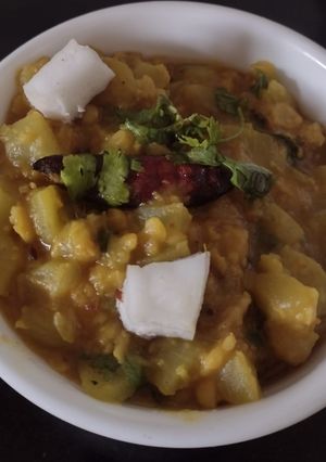 লাউ দিয়ে মটর ডাল(lau diye matar dal recipe in Bengali) রেসিপির প্রধান ছবি