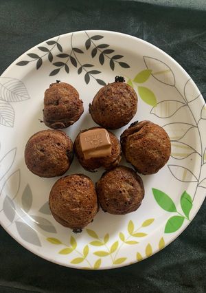 A picture of Choco lava cake in appe pan.