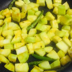 A picture of Bottle gourd fry / Lauki.