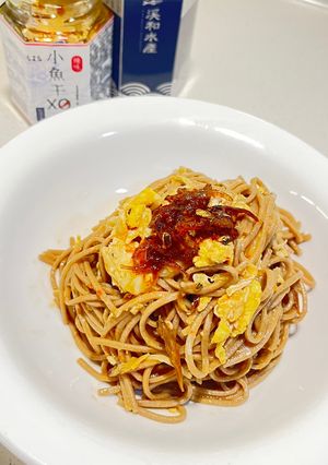 Dried Anchovy XO Sauce Fried Buckwheat Noodles 小魚干XO醬炒蕎麥麵[溪和水產] 的食譜成品照片