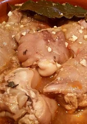 Foto principal de Manitas de cerdo en salsa