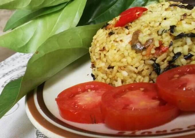 Cara Memasak Nasi goreng daun mengkudu Istimewa