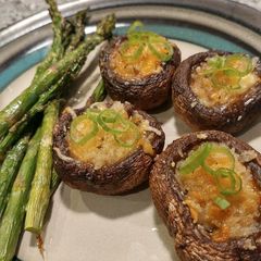 A picture of Air fryer stuffed mushrooms.