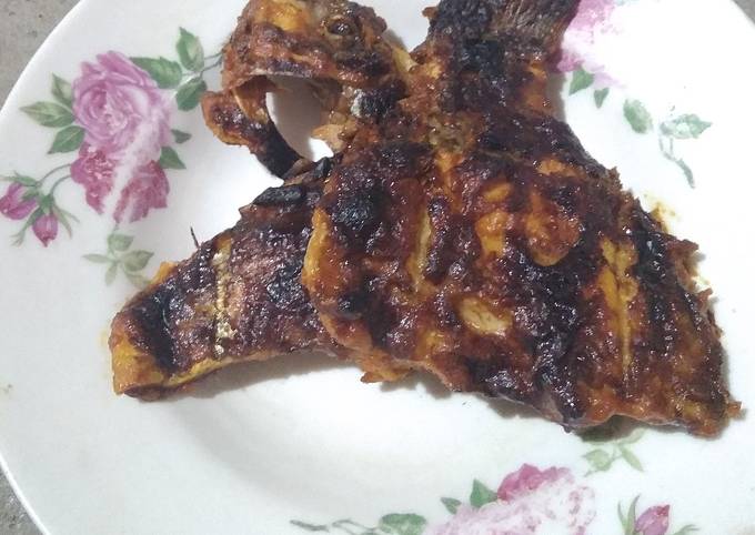 Ikan nila bakar